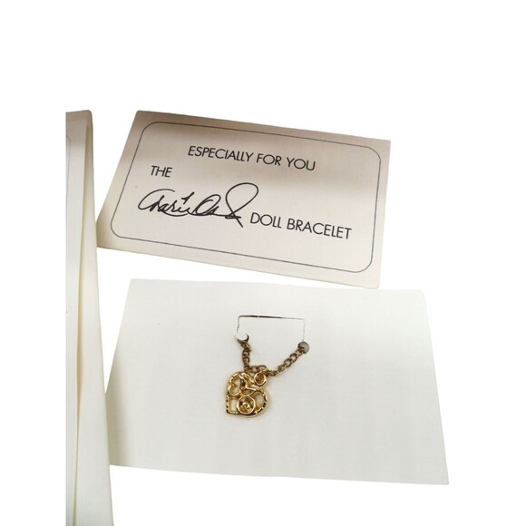 Marie Osmond Margot Musical Doll Porcelain in Box with Stand COA and Bracelet - Picture 9 of 11